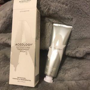 BNIB- Aceology detoxifying mask